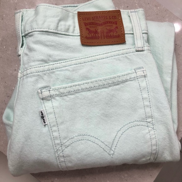 Levi’s Wedgie Icon Straight Jeans - Picture 5 of 7